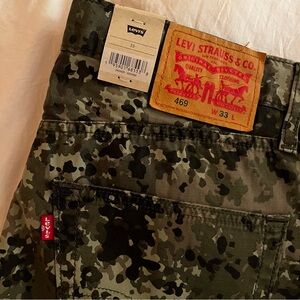 Levi’s 469 Loose Shorts